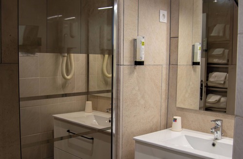 Piney Hotel | LOGIS Le Tadorne