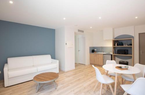 Pont-de-Vaux Apartment | LOGIS LES CEPAGES/RESTAURANT LE RAISIN