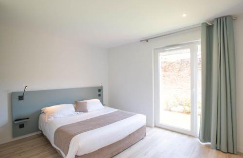 Pont-de-Vaux Apartment | LOGIS LES CEPAGES/RESTAURANT LE RAISIN