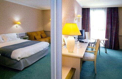 Saint-Maurice-de-Beynost Hotel | Logis Lyon Est