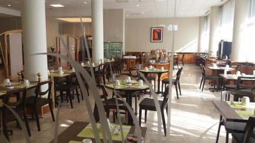 Saint-Maurice-de-Beynost Hotel | Logis Lyon Est Porte de l'Ain