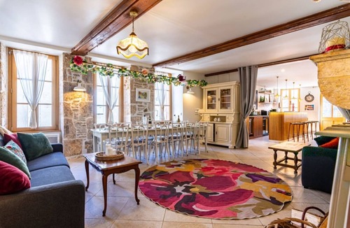 Flavigny-sur-Ozerain Apartment | Logis Régine