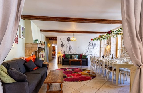 Flavigny-sur-Ozerain Apartment | Logis Régine