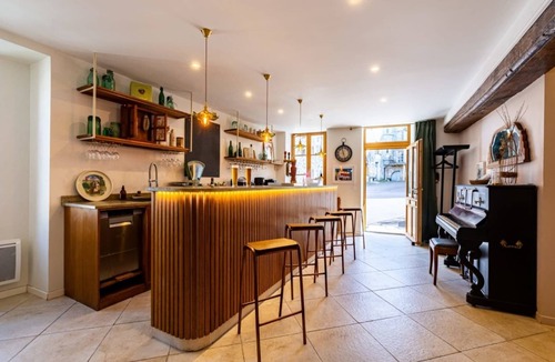 Flavigny-sur-Ozerain Apartment | Logis Régine