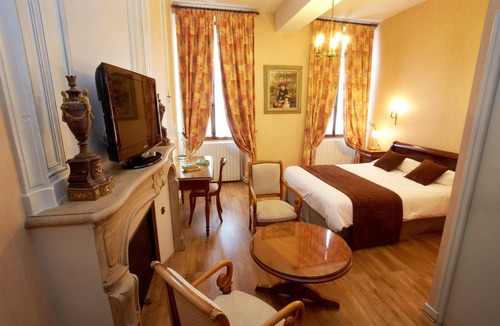 Ligny-le-Chatel Hotel | Logis Relais Saint Vincent