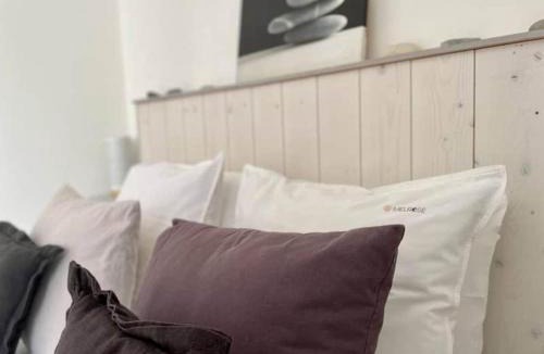 Saint-Martin-des-Entrees Apartment | Logis Saint-Martin by Melrose