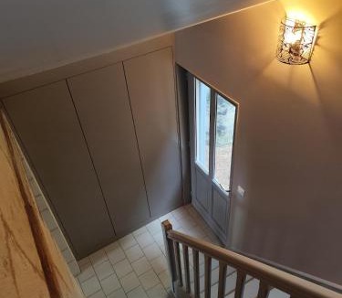 Dampierre-sur-Loire House | Logis troglodyte cosy & vue sur la Loire