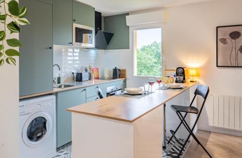 Chatellerault Apartment | Logis Verde - Vue Nature & Parking Privé, A10 à 5min