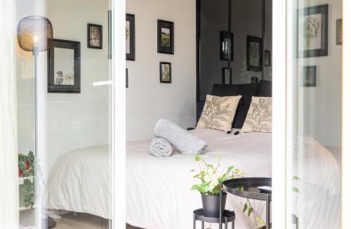 Chatellerault Apartment | Logis Verde - Vue Nature & Parking Privé, A10 à 5min