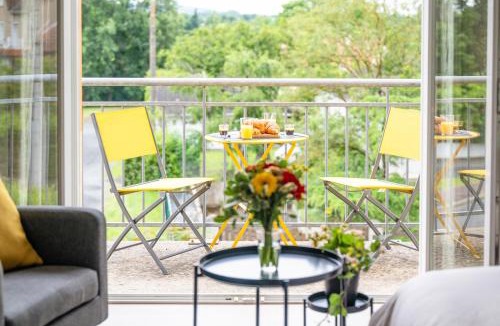Chatellerault Apartment | Logis Verde - Vue Nature & Parking Privé, A10 à 5min
