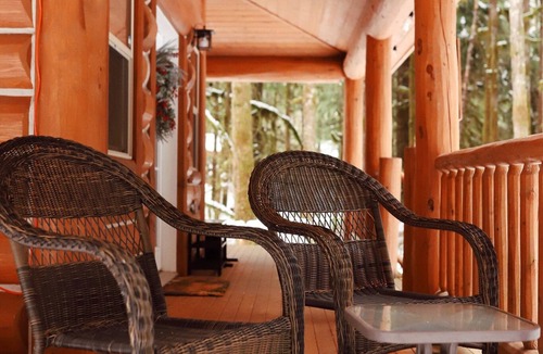 Warnick Cabin | Logshire at Mt.Baker EVCharger & HotTub