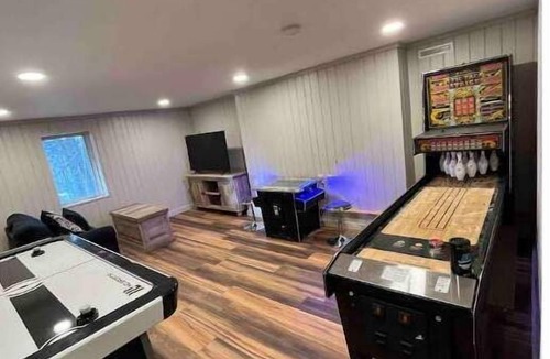 Maplecrest Cabin | Logtastic cabin in Windham with Hot Tub