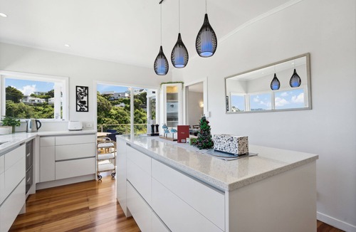 Khandallah House | Lohia Lustre - Wellington Holiday Home