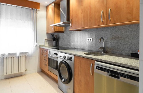 Delicias Apartment | LOIRA FERREIRO: Spaciousness in a Residential Area