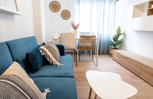 Las Fuentes Apartment | LOIRA LEPANTO: Cozy and Quiet Apartment