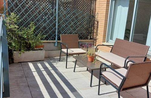 Zaragoza Apartment | LOIRA PLAZA MOZART: Modern Shelter with Terrace