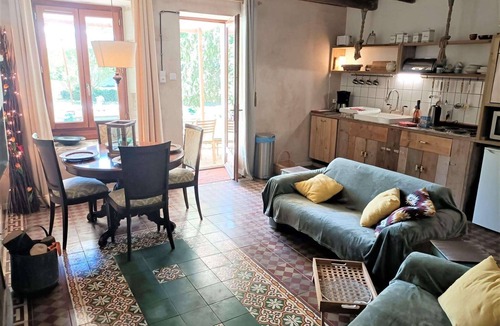 Saint-Jean-de-Sauves Cottage | Loire Countryside Escape near Castles