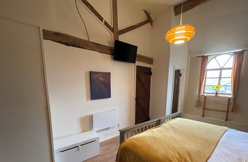 Sainte-Marie-du-Bois House | Loire Lodge - Rustic Barn Conversion