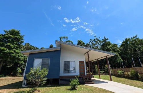 Mission Beach House | Lola's on Sandy