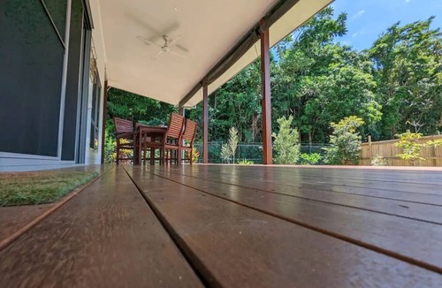 Mission Beach House | Lola's on Sandy