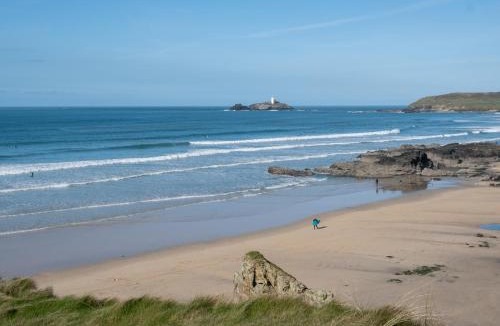 Camborne Villa | Lolgorien, West Cornwall, Sleeps 8