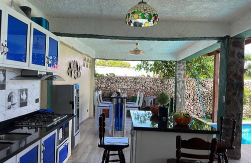 Cabrera Villa | Loma Alta