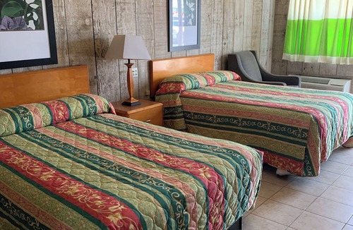 Western Division Hotel | Loma Alta Motel
