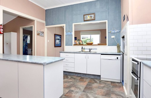 Tea Gardens House | Lomalagi - close to the beach