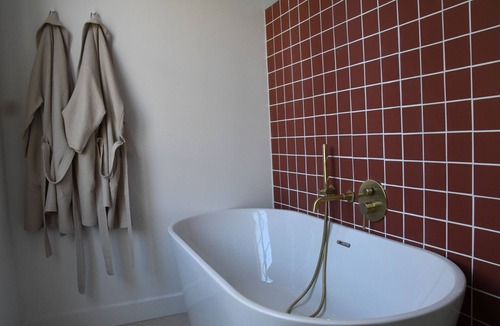 Parmain Bed & Breakfast | Lomalia - Suite with garden view