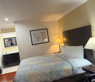 Marina District Hotel | Lombard Plaza Motel