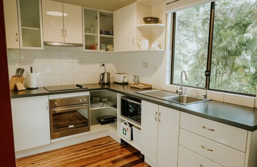 Thora Apartment | Lombok On Waterfall Retreat Studio