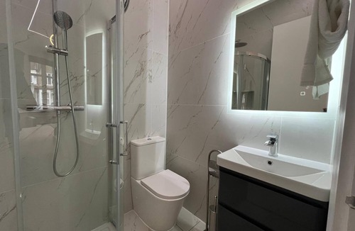 Harrow Apartment | London Beautiful Studio Flat in Harrow - Wembley