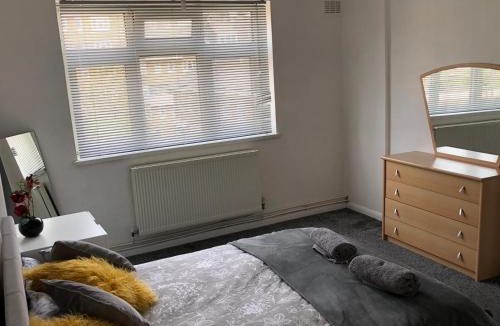 Shadwell House | London Budget Maisonette