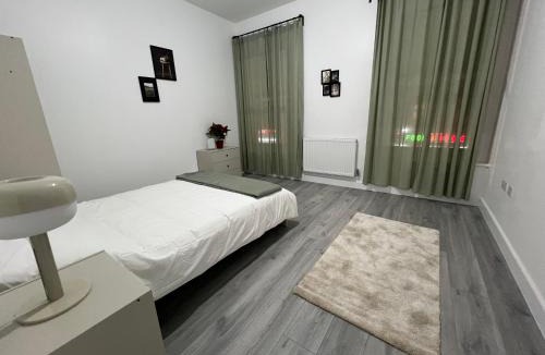 Highbury House | London Comfort Stay