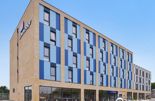 River Hotel | London Dagenham