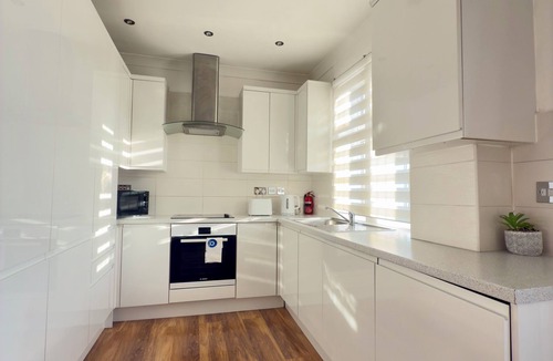 Edgware Apartment | London Edgware Bright & Cosy, 2BR