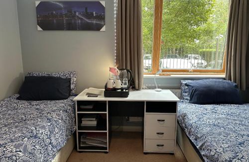 London Borough of Hounslow House | London gateway get-away