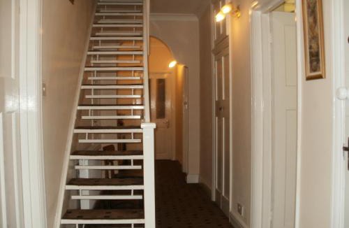 George Green House | London Heathrow Guesthouse