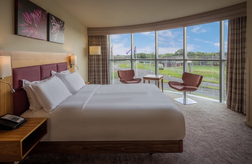 Tea Green Hotel | London Luton Vale Hotel