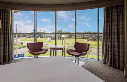 Tea Green Hotel | London Luton Vale Hotel