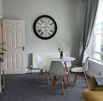 Vassall Apartment | London Oval Apartment