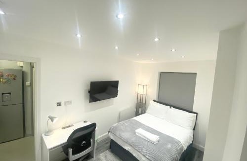 Hatch Lane Apartment | London Studio