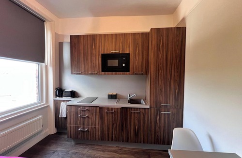 Coppetts Apartment | London Studio Retreat - Colney Hatch Lane