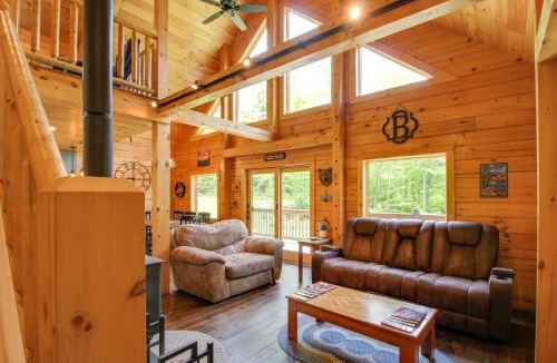 Londonderry House | Londonderry Chalet w/Deck, Fire Pit & Views!