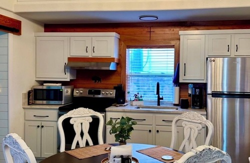 Medicine Park Cottage | Lone Oak Cottage Fully restored cabin with 5 beds & walk in shower