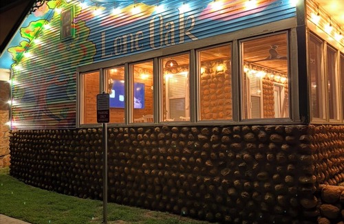 Medicine Park Cottage | Lone Oak Cottage Fully restored cabin with 5 beds & walk in shower