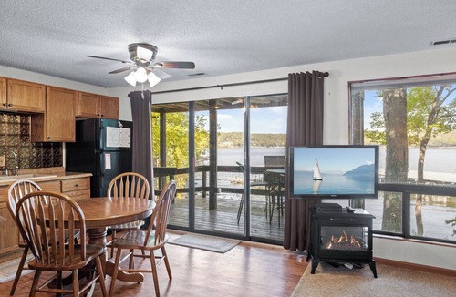 Sunrise Beach Condo | Lone Oak Point 04 - Two Bedroom Apartment, Sleeps 6