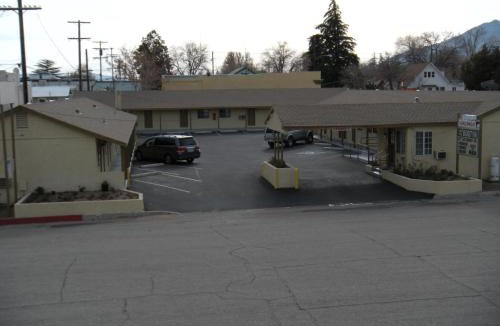 Lone Pine Hotel | Lone Pine Budget Inn