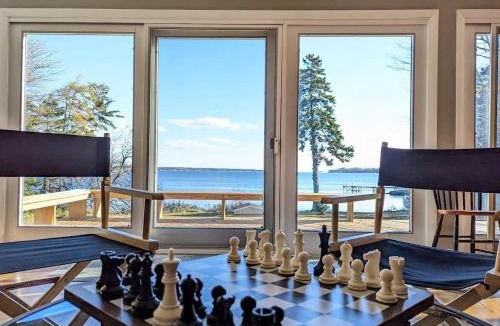 Gouldsboro House | Lone Pine Oceanfront Cottage