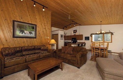 Big Sky Condo | Lone Pine Retreat | Big Sky | Pet Friendly!